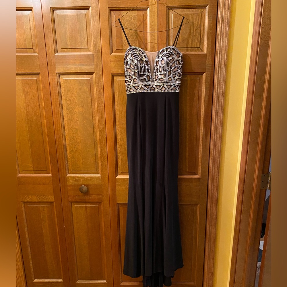 Black formal / prom dress 🖤